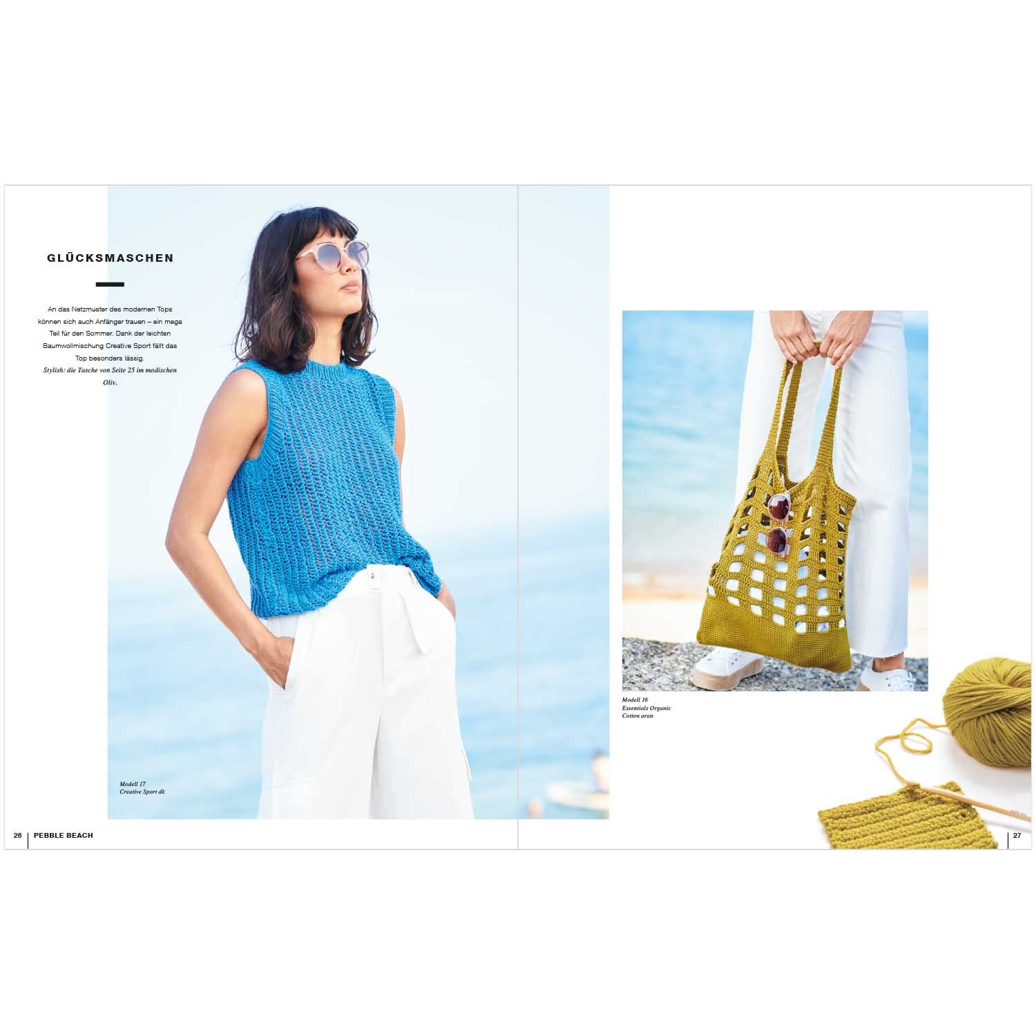 Lovewool Nr.12 Handstrickmagazin zeigt ein blaues Stricktop und eine gelbe Tasche am Strand.