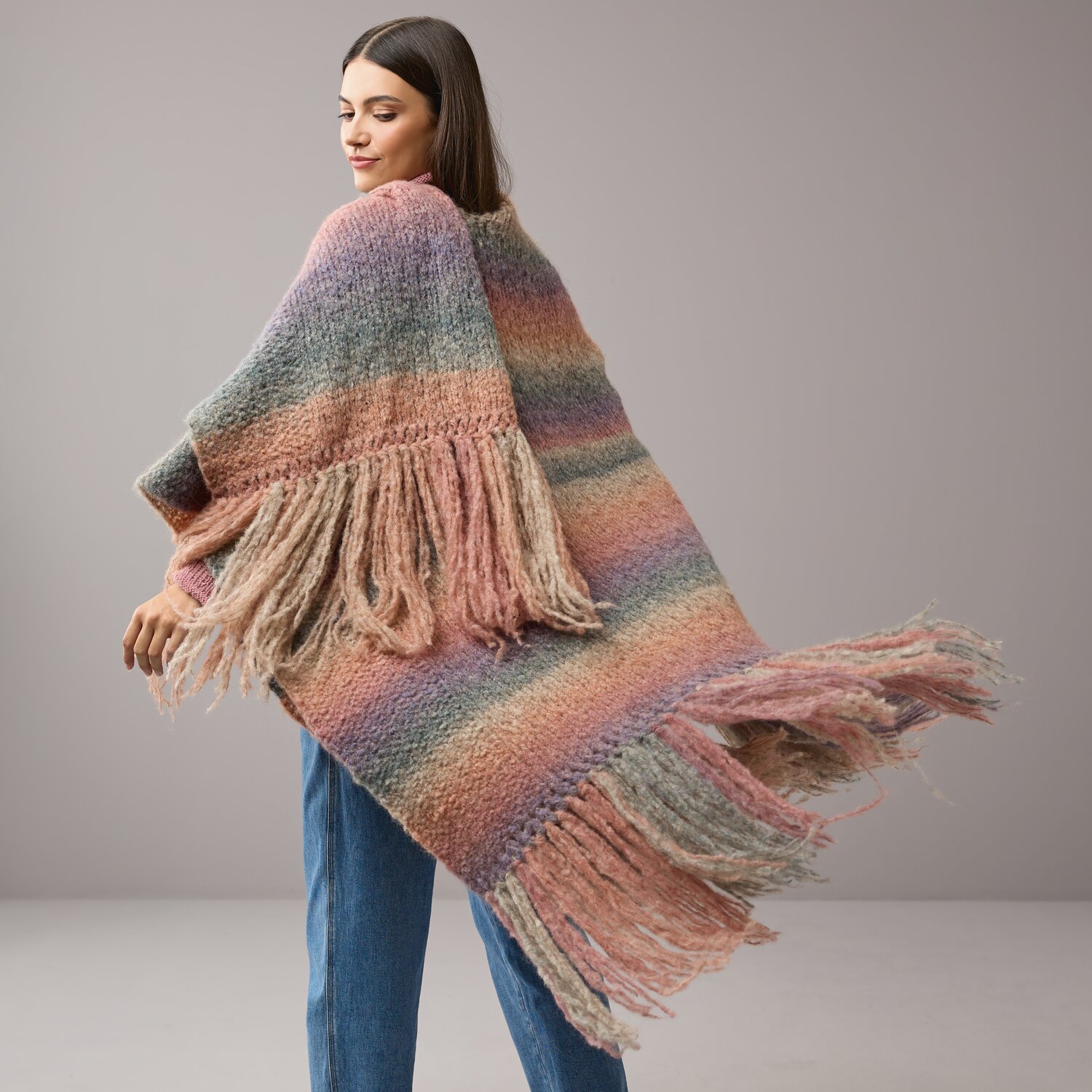 Strickset Poncho Modell 07b aus Die Neue Masche No. 10 von Rico Design