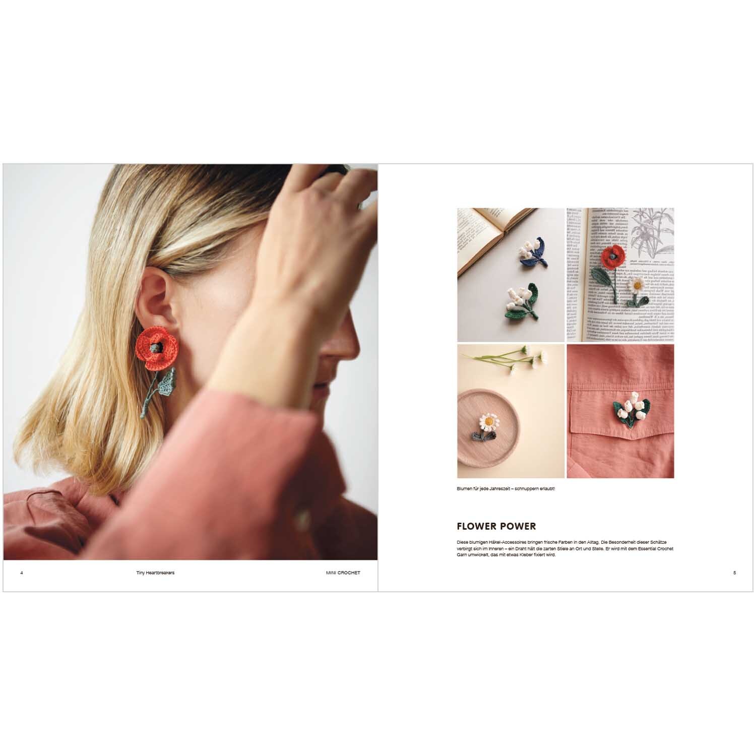 Mini Crochet Tiny Heartbreakers: Frau trägt rote, gehäkelte Ohrringe von Rico Design, stilvoll kombiniert mit rosa Bluse.