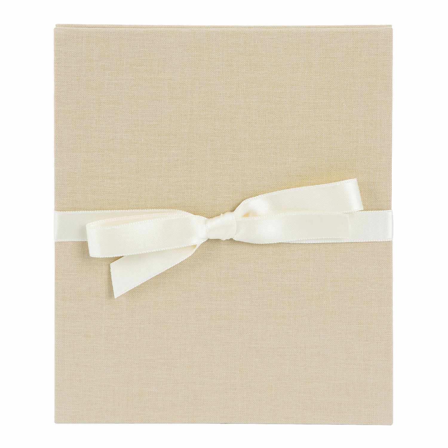 Leporello 15,5x19cm für 10 Fotos mit weißen Seiten, sandfarben, verziert mit einer Schleife. Ideal für elegante Präsentationen.