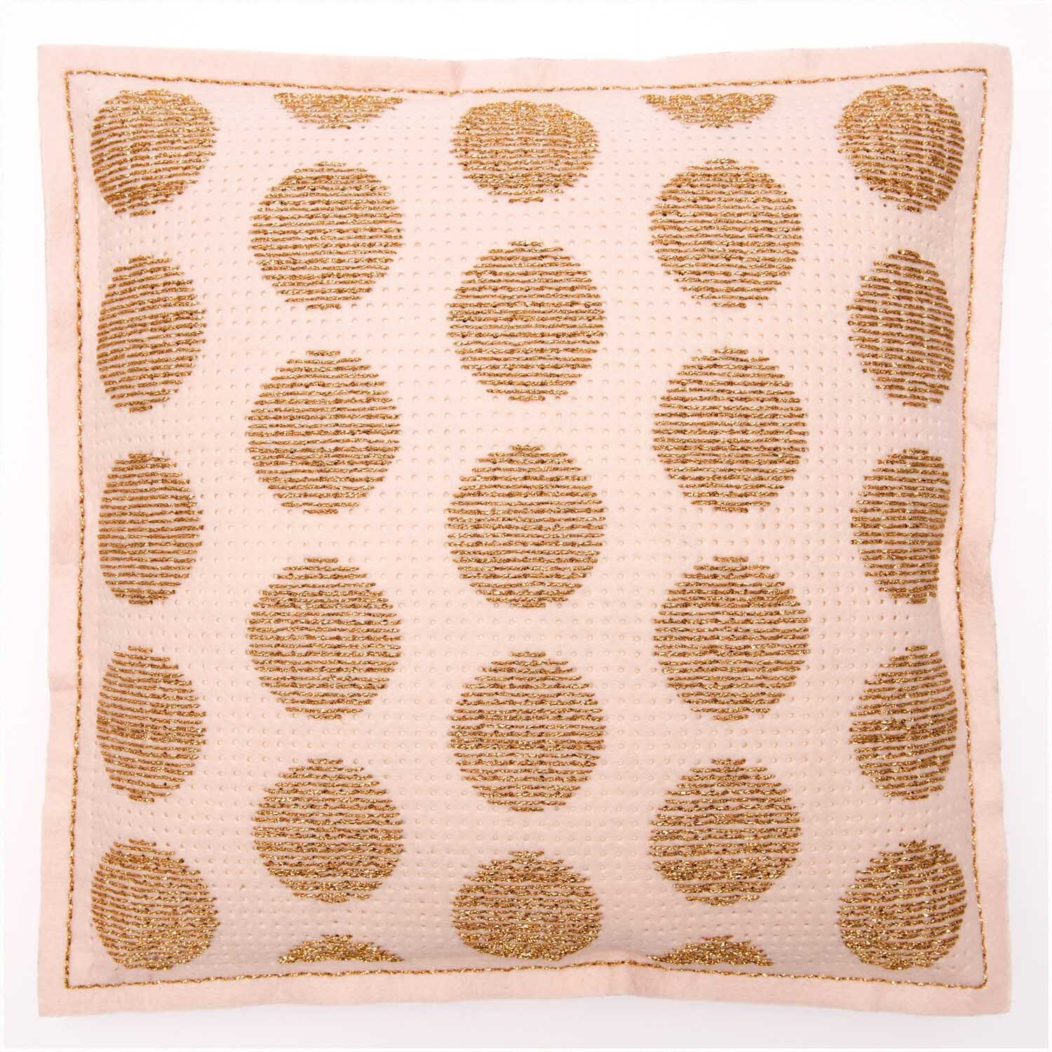 Stickpackung Kissen mit goldenen Punkten auf puderfarbenem Hintergrund, 42x42cm, von Rico Design.