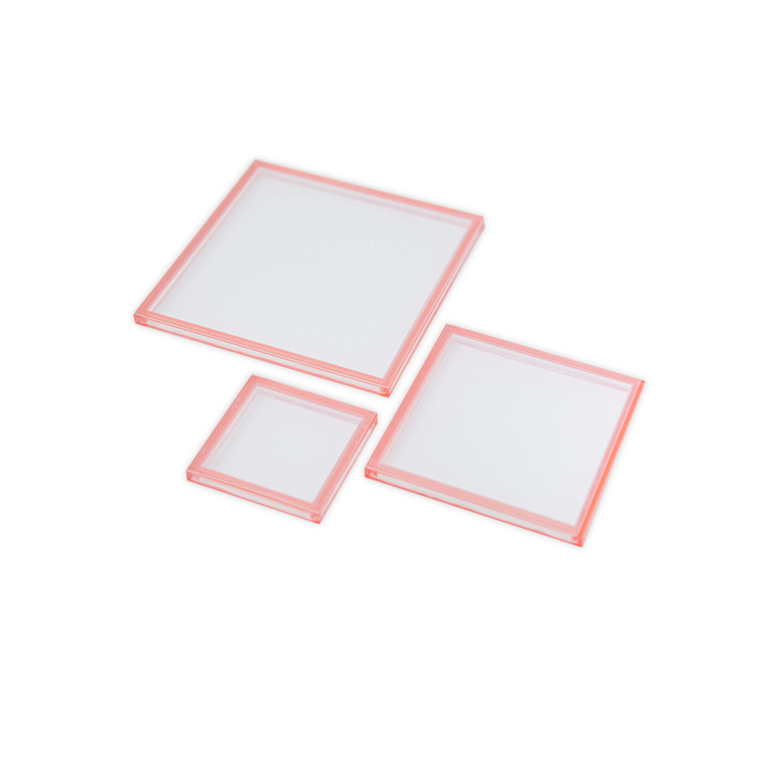 Making Essential Shaker Panes Squares 3PK: Drei transparente Quadrate mit rosa Rand von Sizzix. Ideal für kreative Bastelprojekte.