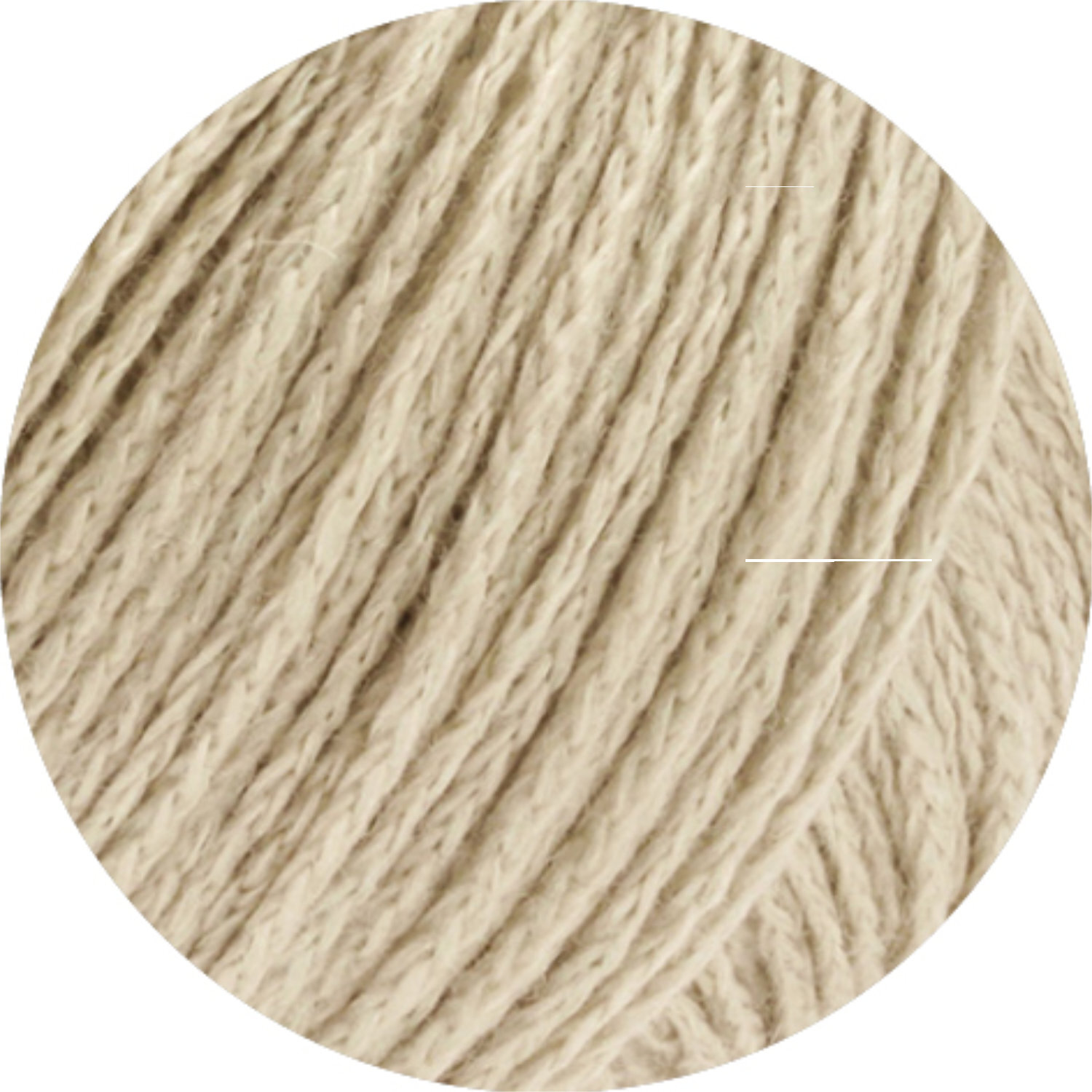 Alta Moda Cotolana, beige Wolle von Lana Grossa, zeigt eine weiche, gleichmäßige Textur. Ideal für Strickprojekte.