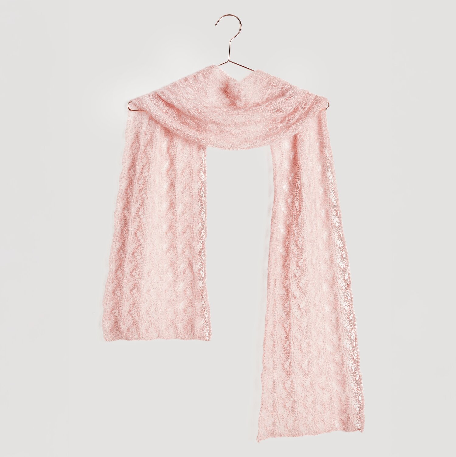 Gestricktes Stirnband in Pink auf Bügel