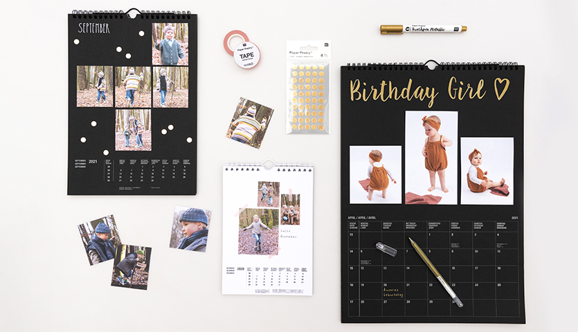 Bastelanleitung Jahreskalender zum Selbstgestalten mit Fotos, Stiften und Dekorationen auf weißem Hintergrund.