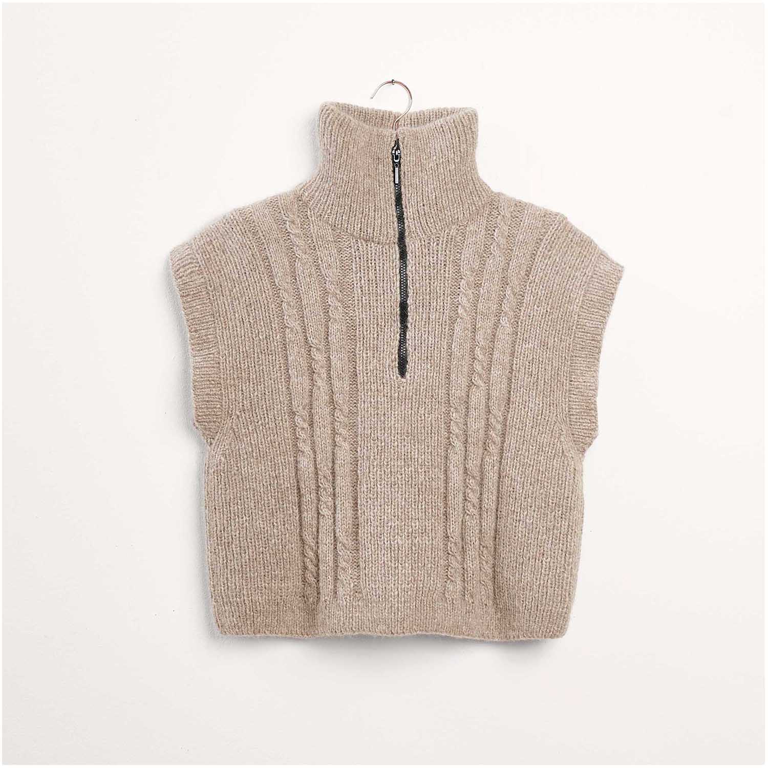 Gestrickter Pullunder: Modell 26 aus dem Heft Luxury Knits Winter Special