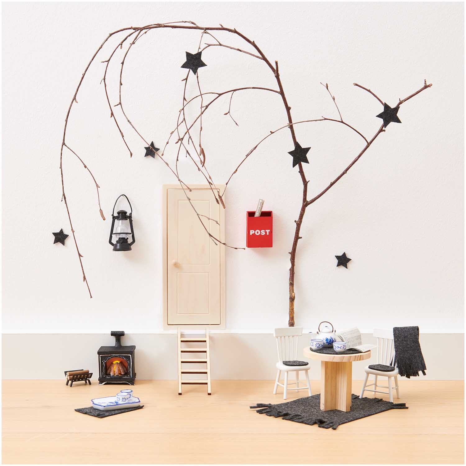 Miniatur Stuhl 4,5x4x8,5cm Farbe Weiß von Rico Design