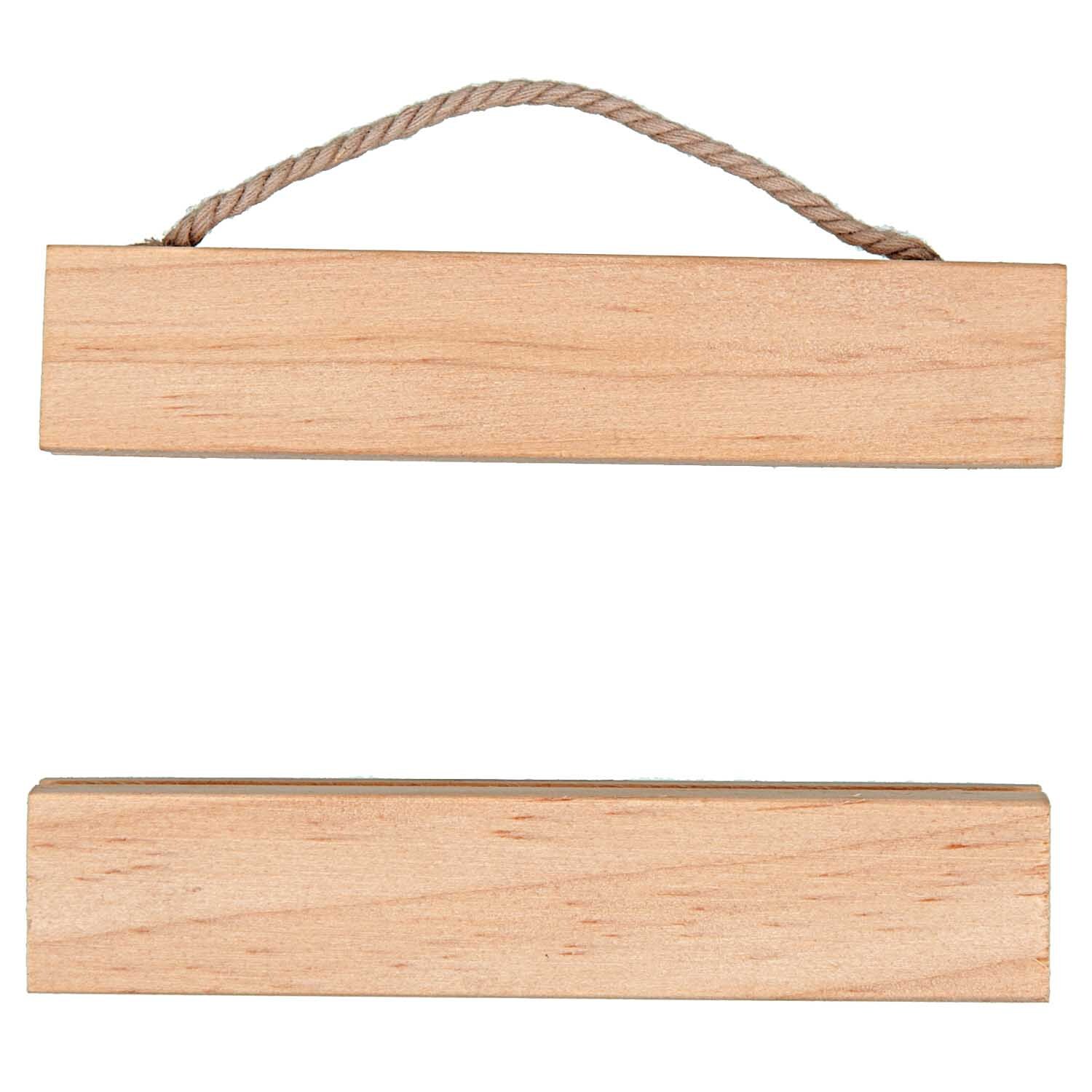 Posterhänger Holz 10cm von Rico Design in natürlichem Holzton, bestehend aus zwei Holzleisten mit Kordel zum Aufhängen von Postern.