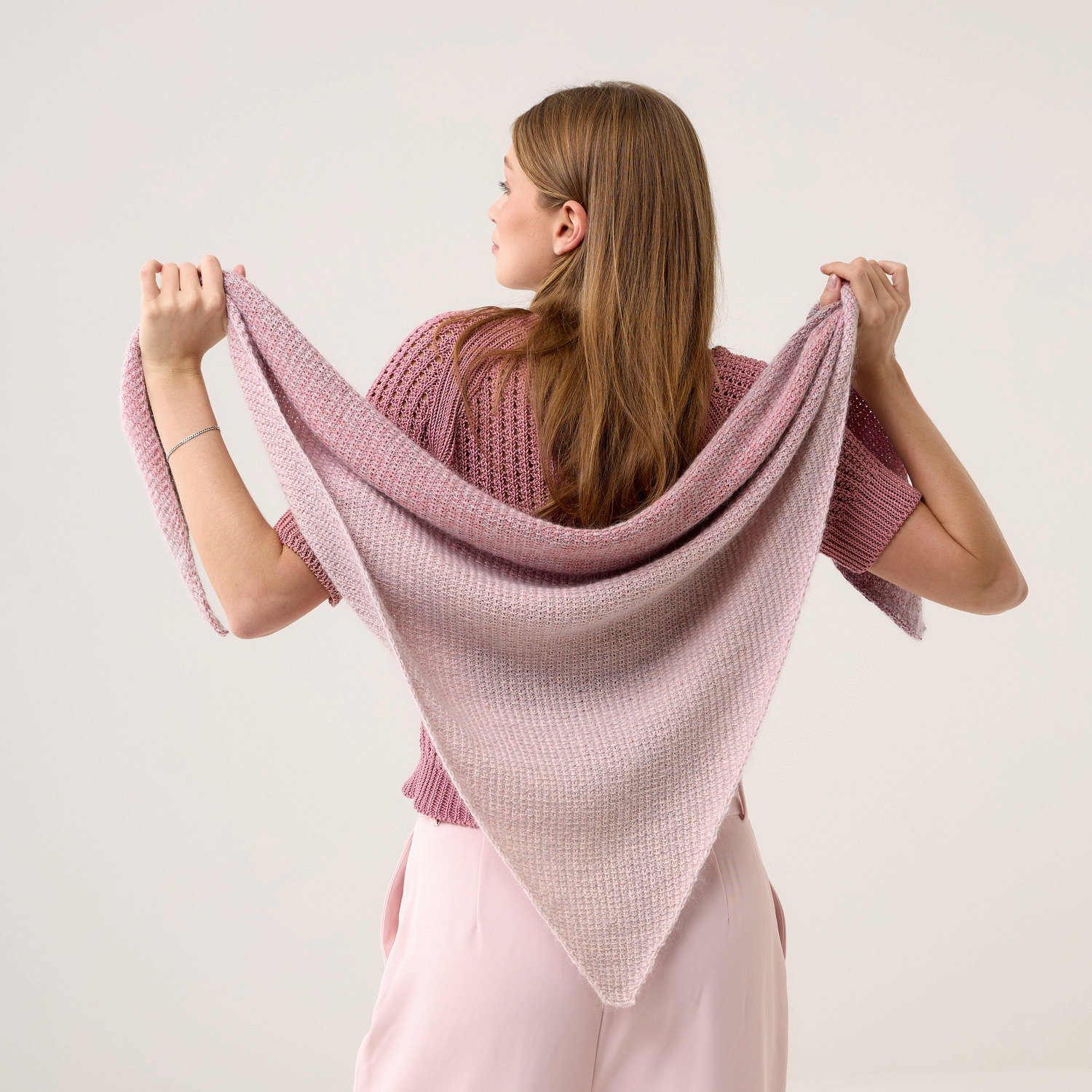 Strickset Dreieckstuch Modell 13 aus Die Neue Masche Nr. 9  von idee. Creativmarkt