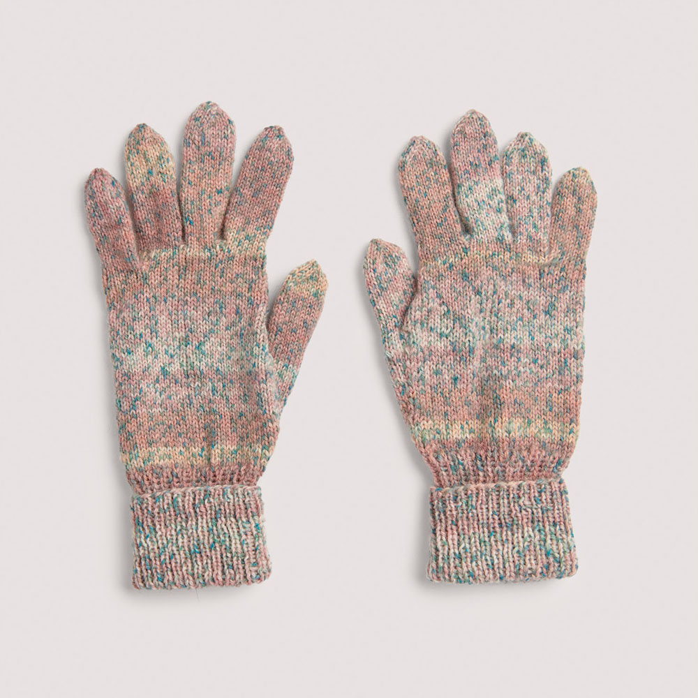 Fingerhandschuhe auf grauem Hintergrund – zum Strickset