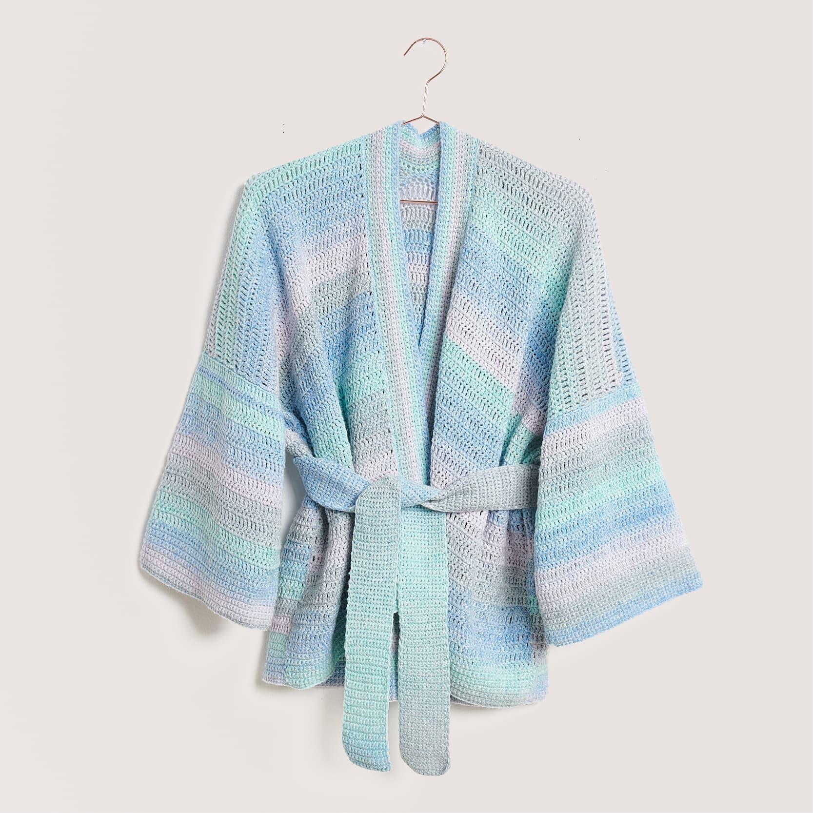 Gestrickte Kimono-Jacke: Modell 29 aus dem Heft Lovewool No. 18