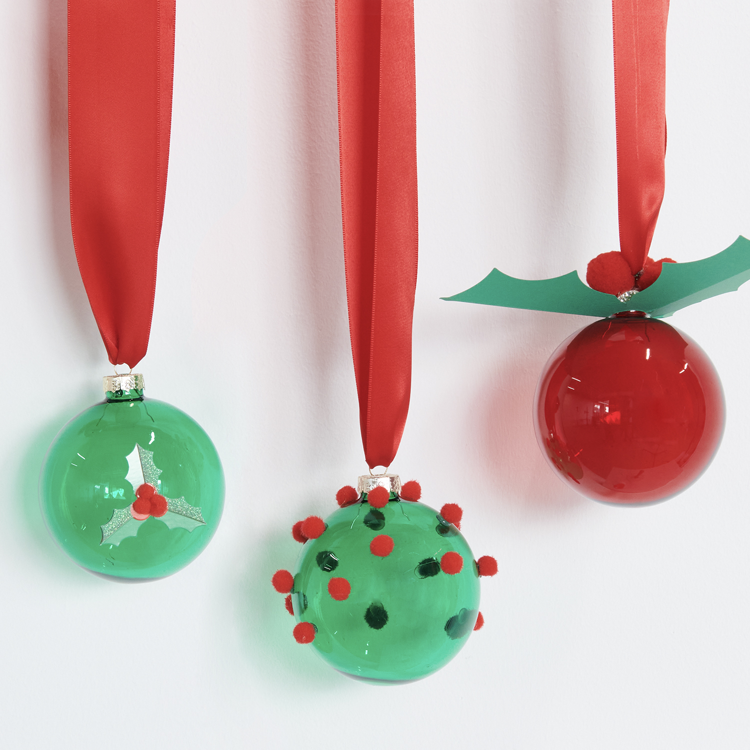 Bastelanleitung Baumschmuck in klassischen Farben von Rico Design