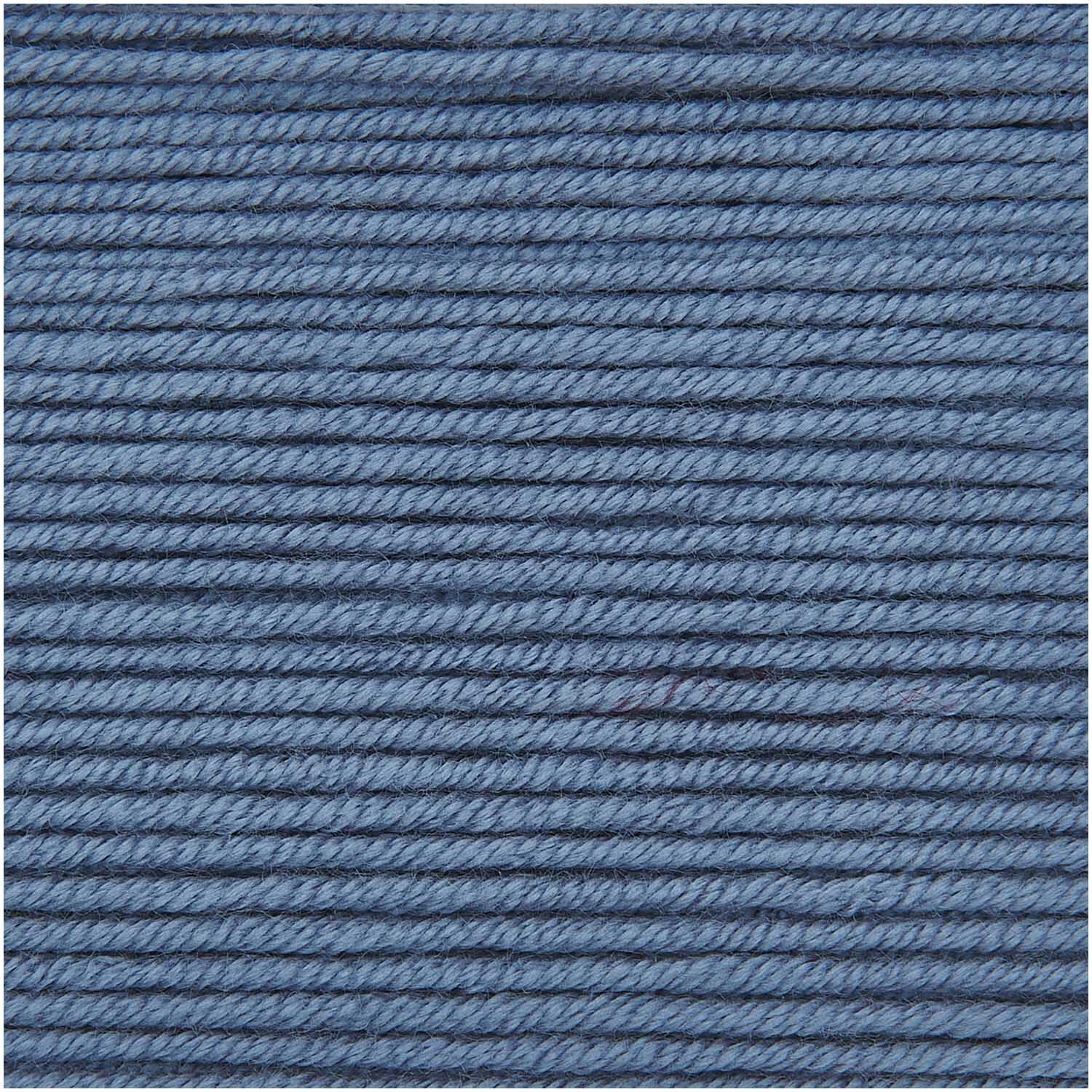 Creative Silky Touch dk: Weiches Strickgarn in Jeansblau von Rico Design, ideal für vielseitige Projekte.