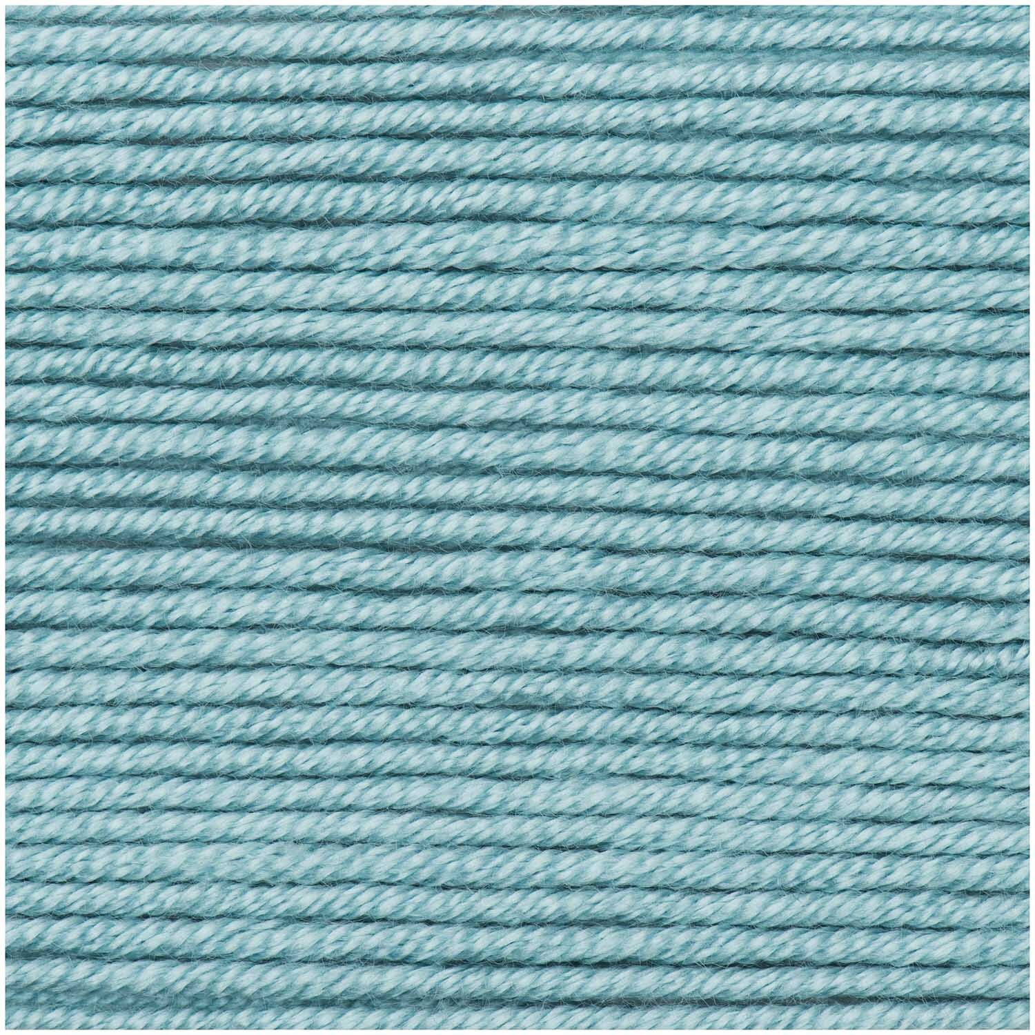 Creative Silky Touch dk: Weiches, türkisfarbenes Garn von Rico Design, ideal für Strickprojekte.