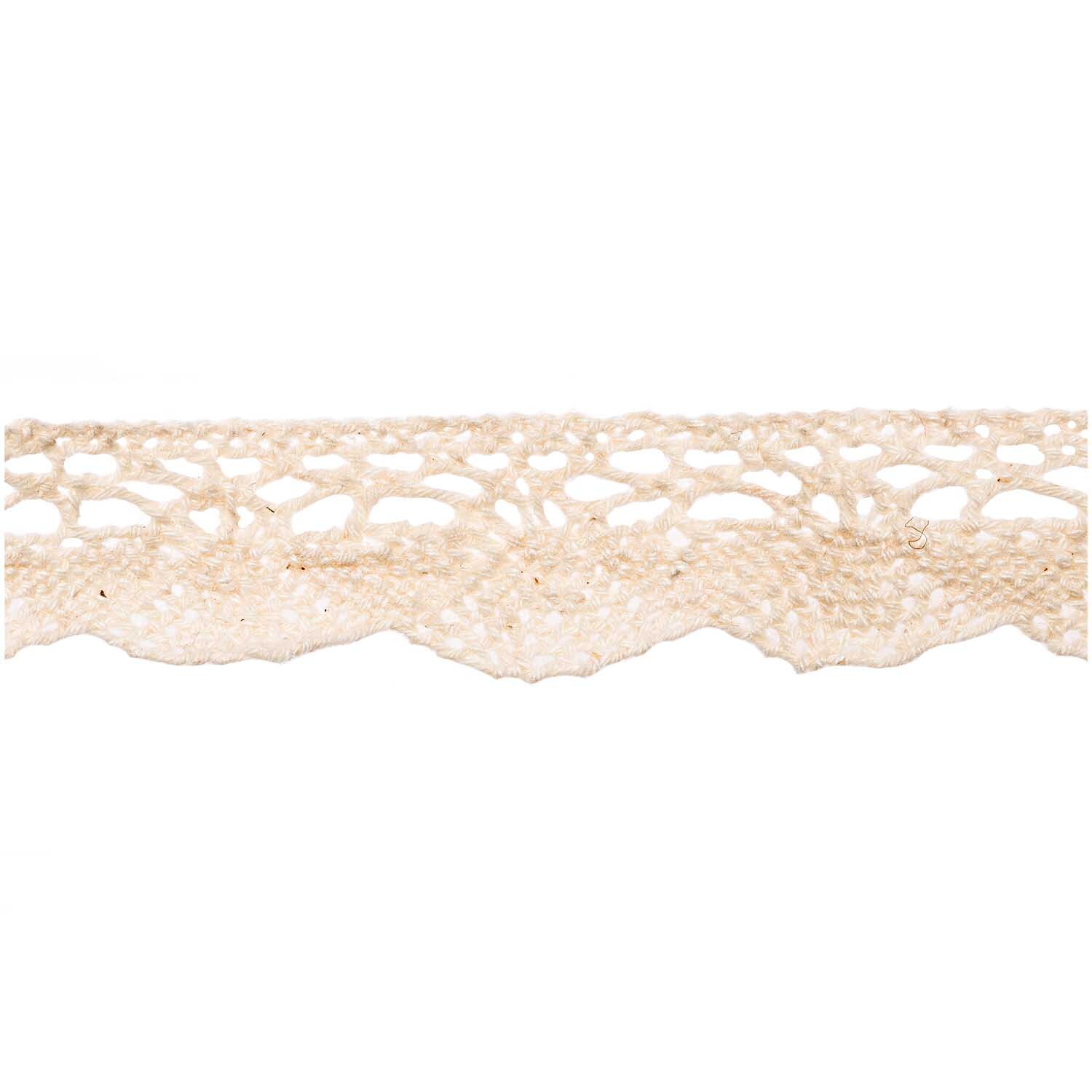 Häkelkante Spitze creme 2cm 3m: Feine cremefarbene Spitze mit Häkelmuster, ideal für kreative Projekte.