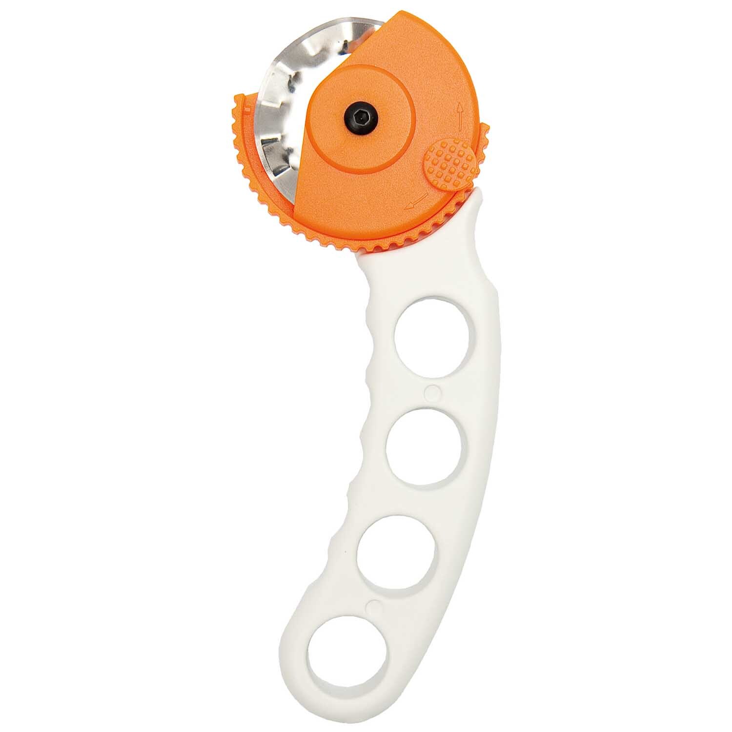 Rollenschneider 15cm incl. 3 Klingen von Rico Design mit ergonomischem Griff und orangefarbenem Schneidkopf. Ideal für präzises Schneiden.