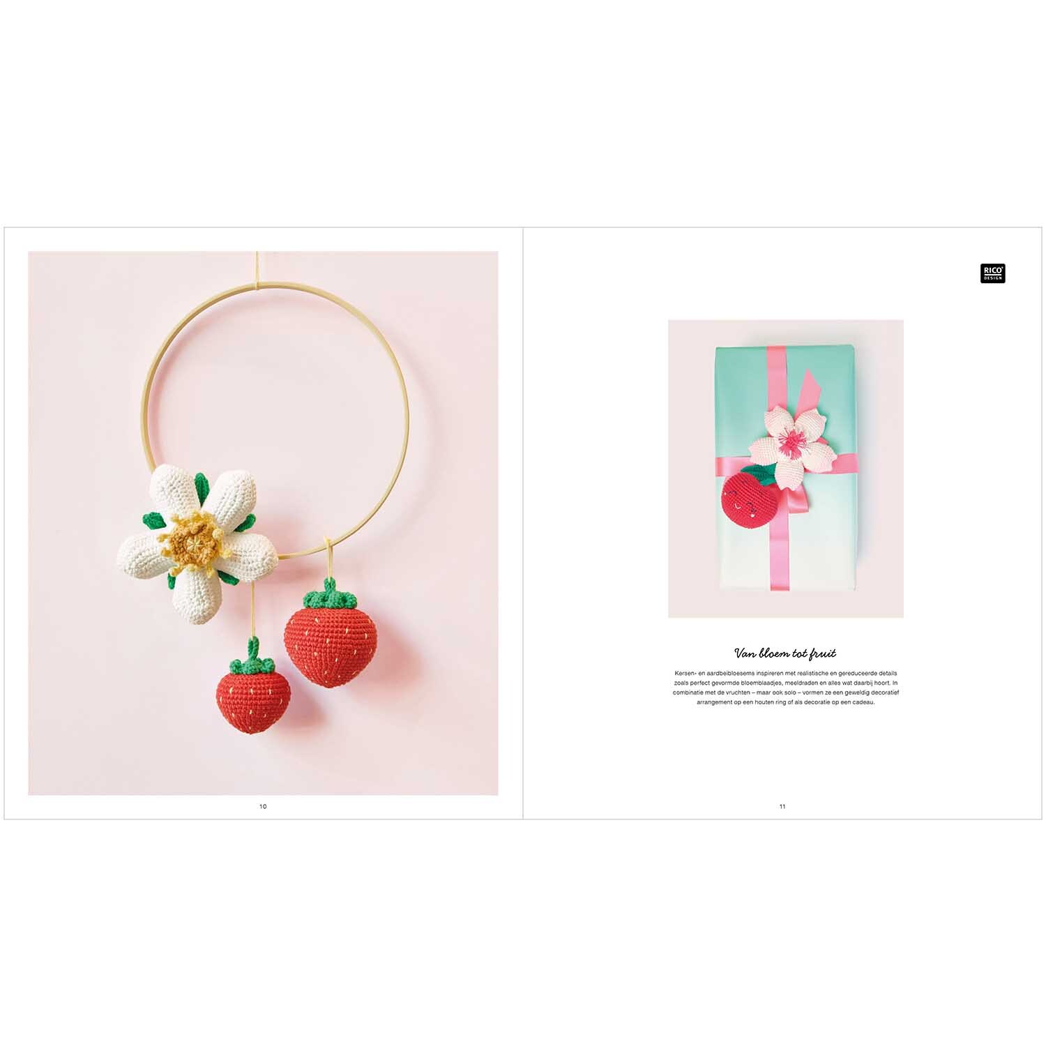 Ricorumi Just Bees + Fruits + Flowers niederländisch: Gehäkelte Erdbeeren und Blume an einem goldenen Ring, ideal für kreative Dekorationen.
