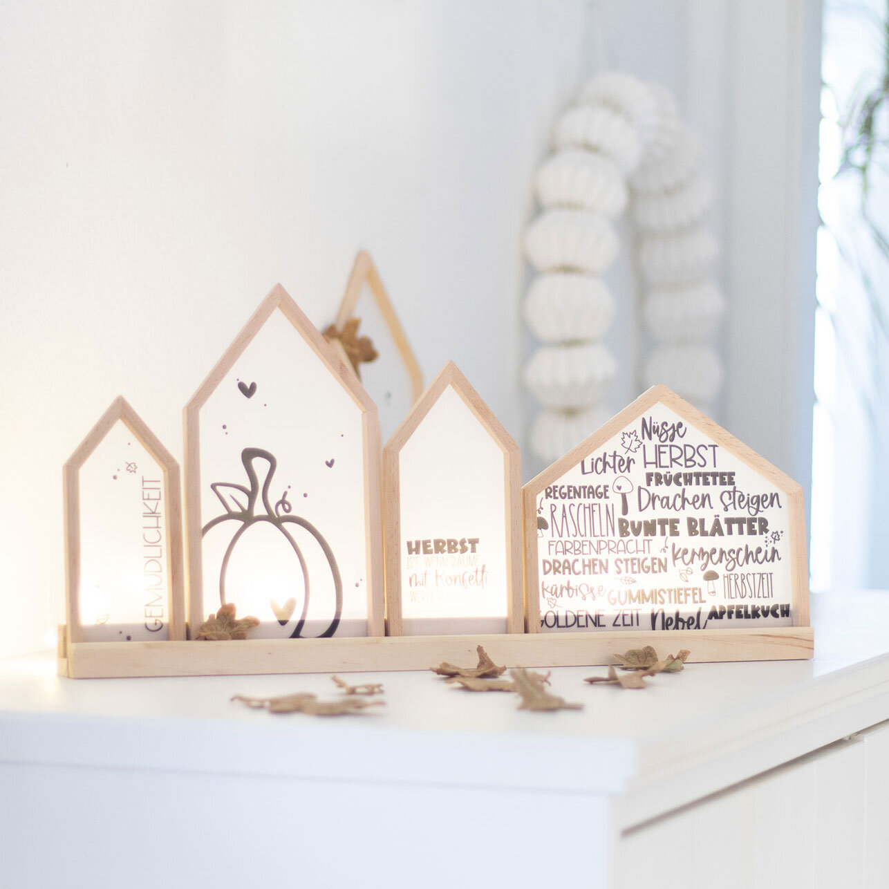 Inspiration Herbst Häuser Deko @machsschoen von idee. Creativmarkt 
